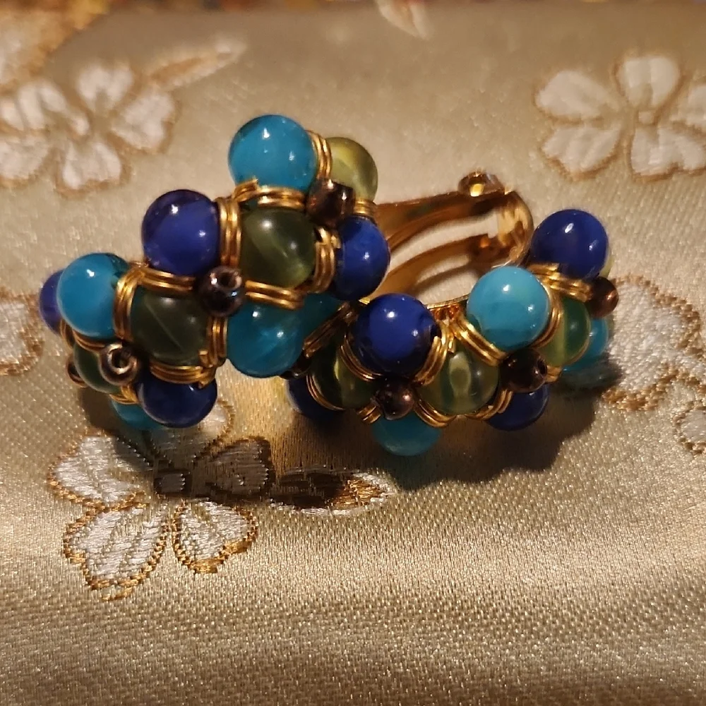 Vintage Gold and Blue Beaded Earring Clip Ons‎